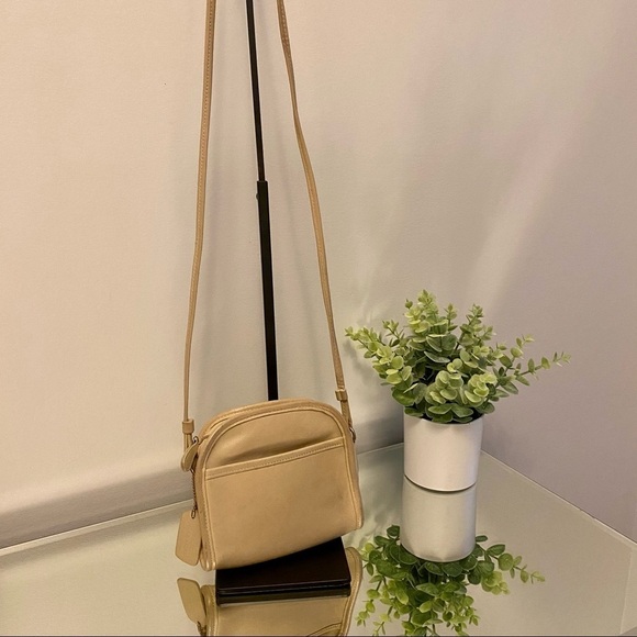 Coach Abbie Leather Crossbody White / Cream - Picture 3 of 10